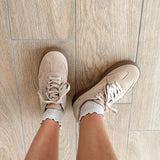 Beige suède sneakers