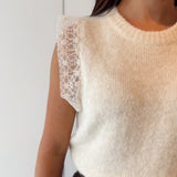 Soft lace debardeur