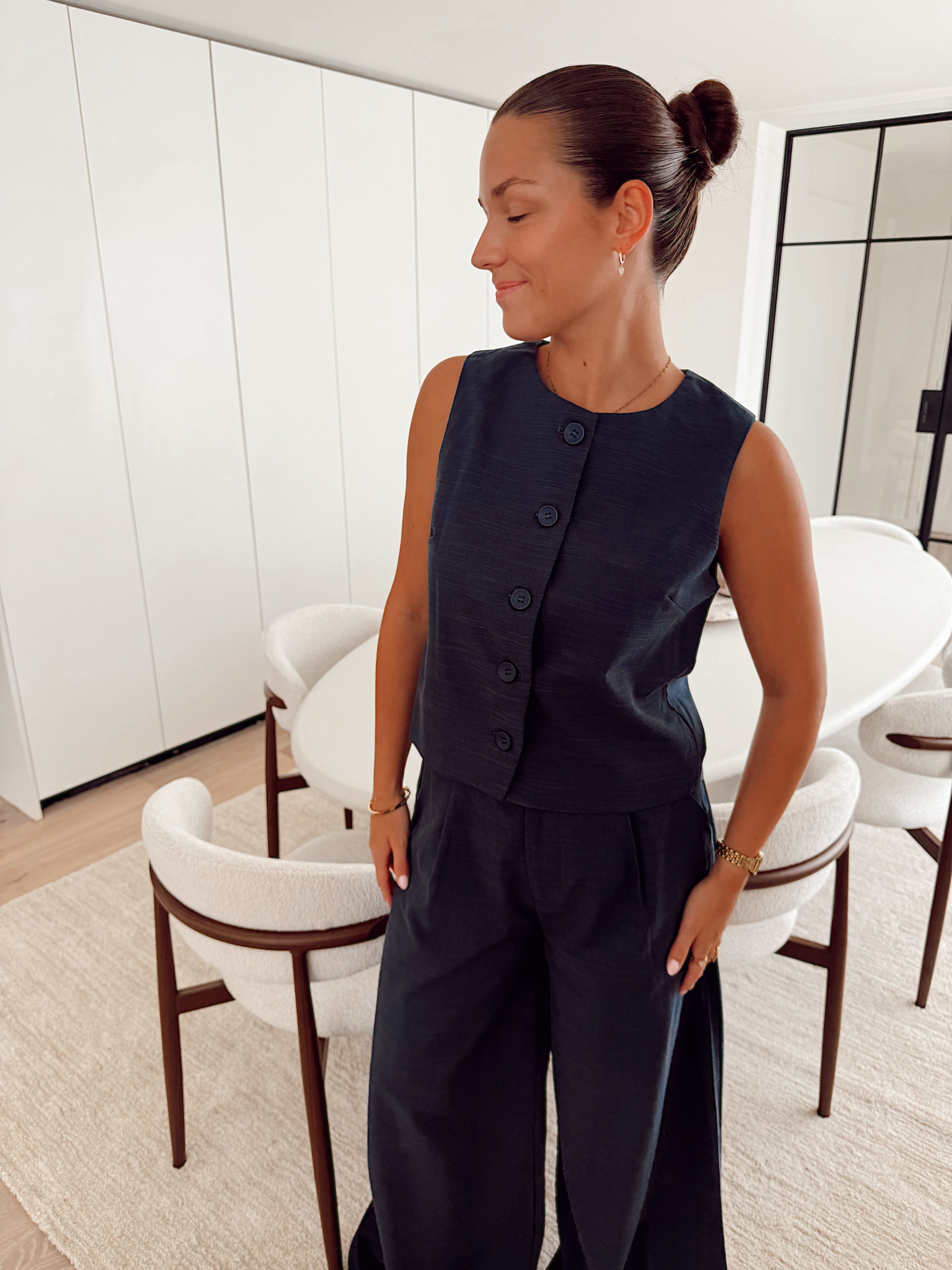 Navy sleeveless blazer T7187