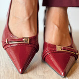 Bordeaux heels with golden detail