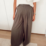 Wide taupe plisse pantalon k02825