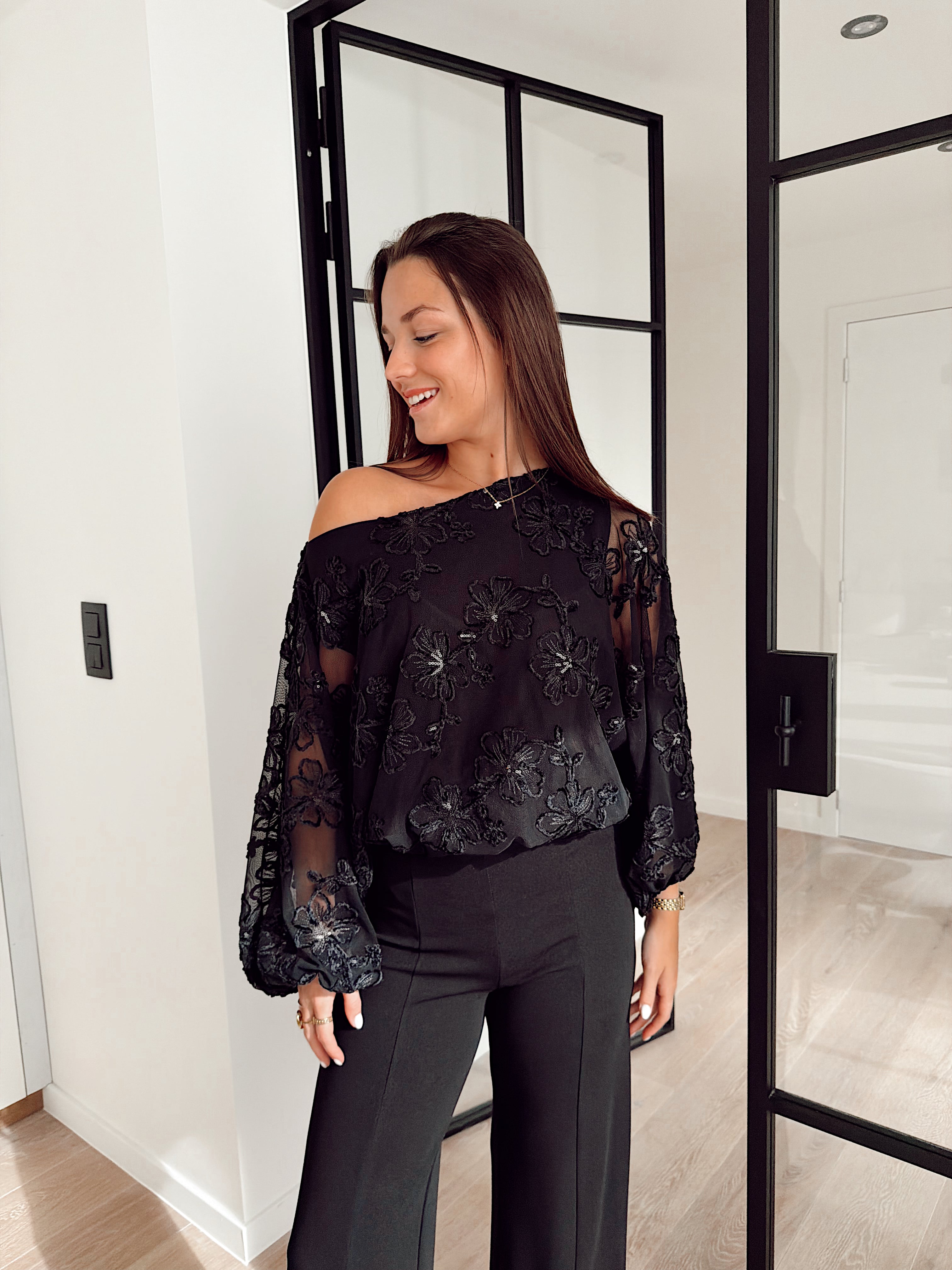 Omega blouse black b603