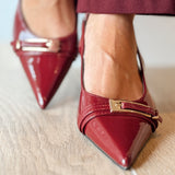 Bordeaux heels with golden detail